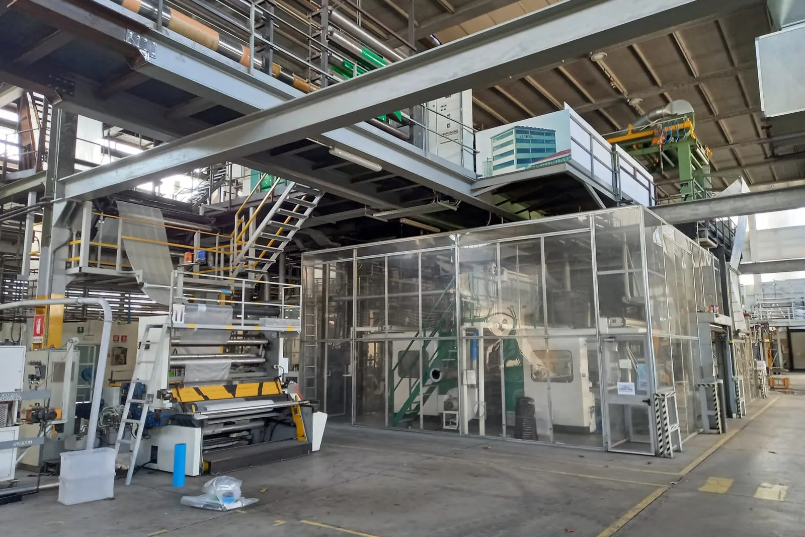 Complesso industriale e beni mobili