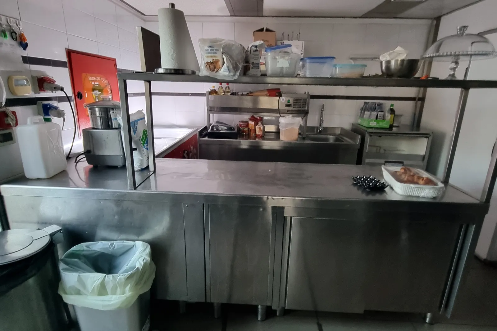 Ramo d'azienda comprendente struttura alberghiera,beni mobili,ecc.