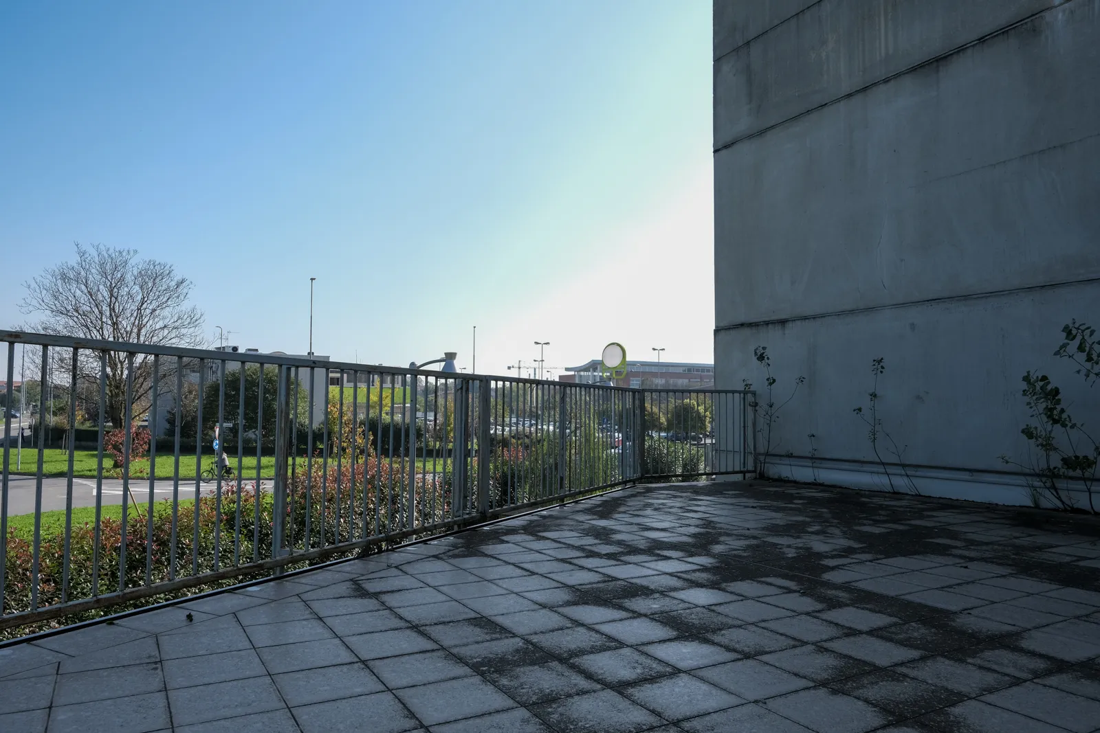 Unità immobiliare con n.4 posti auto