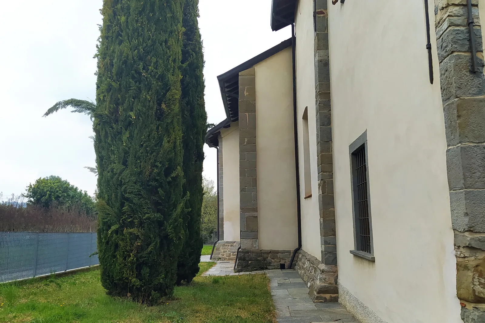 compendio immobiliare in parte residenziale e in parte ex piano di recupero del Borgo Sant’Andrea