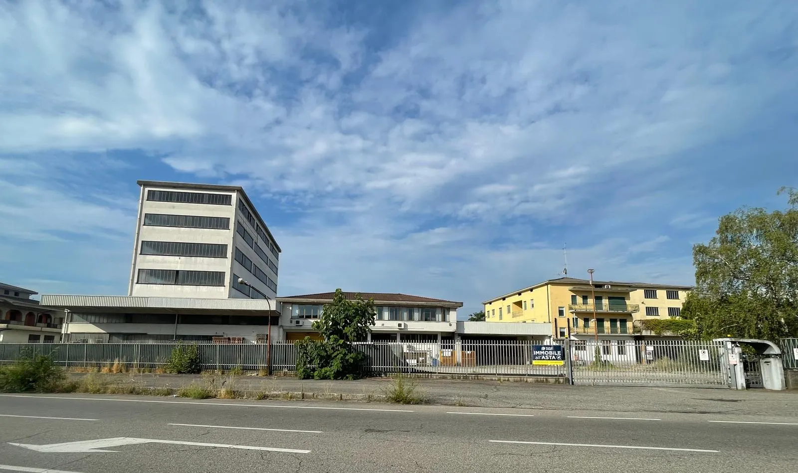 Complesso industriale e beni mobili