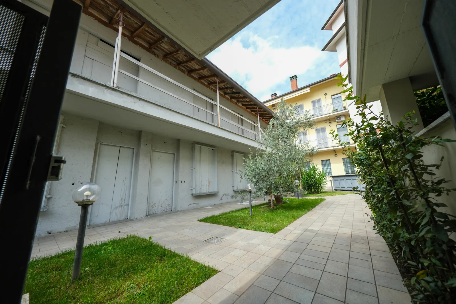Immobile residenziale al rustico, composto da 4 alloggi