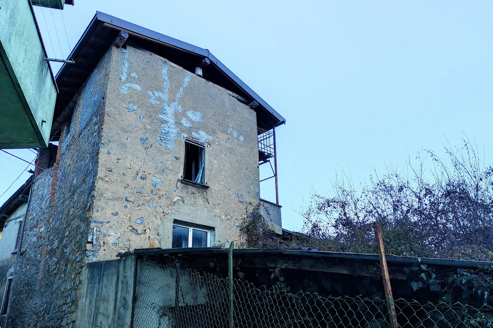 complesso residenziale da ristrutturare