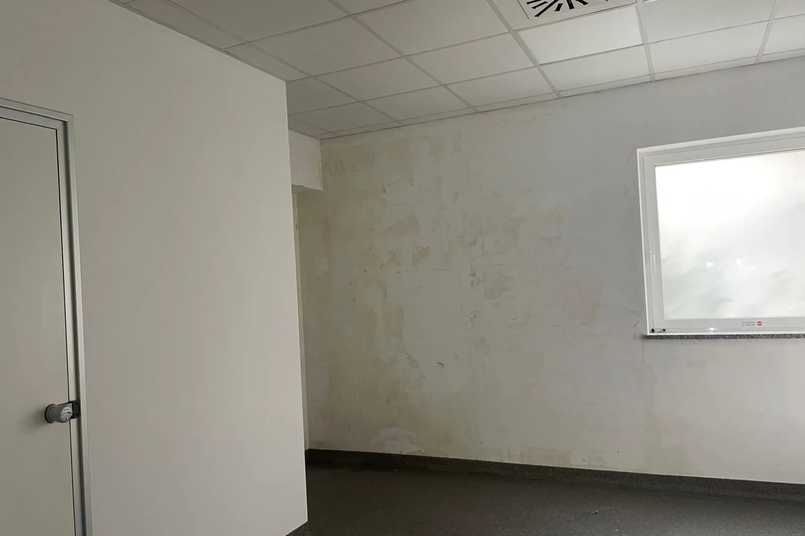 Compendio artigianale con uffici e terreno pertinenziale