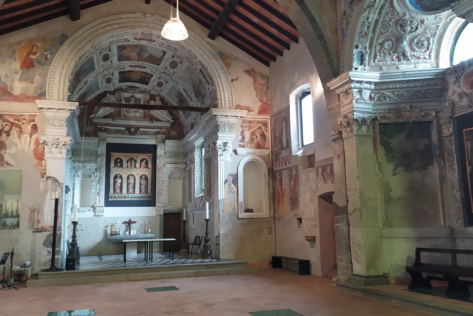 compendio immobiliare in parte residenziale e in parte ex piano di recupero del Borgo Sant’Andrea