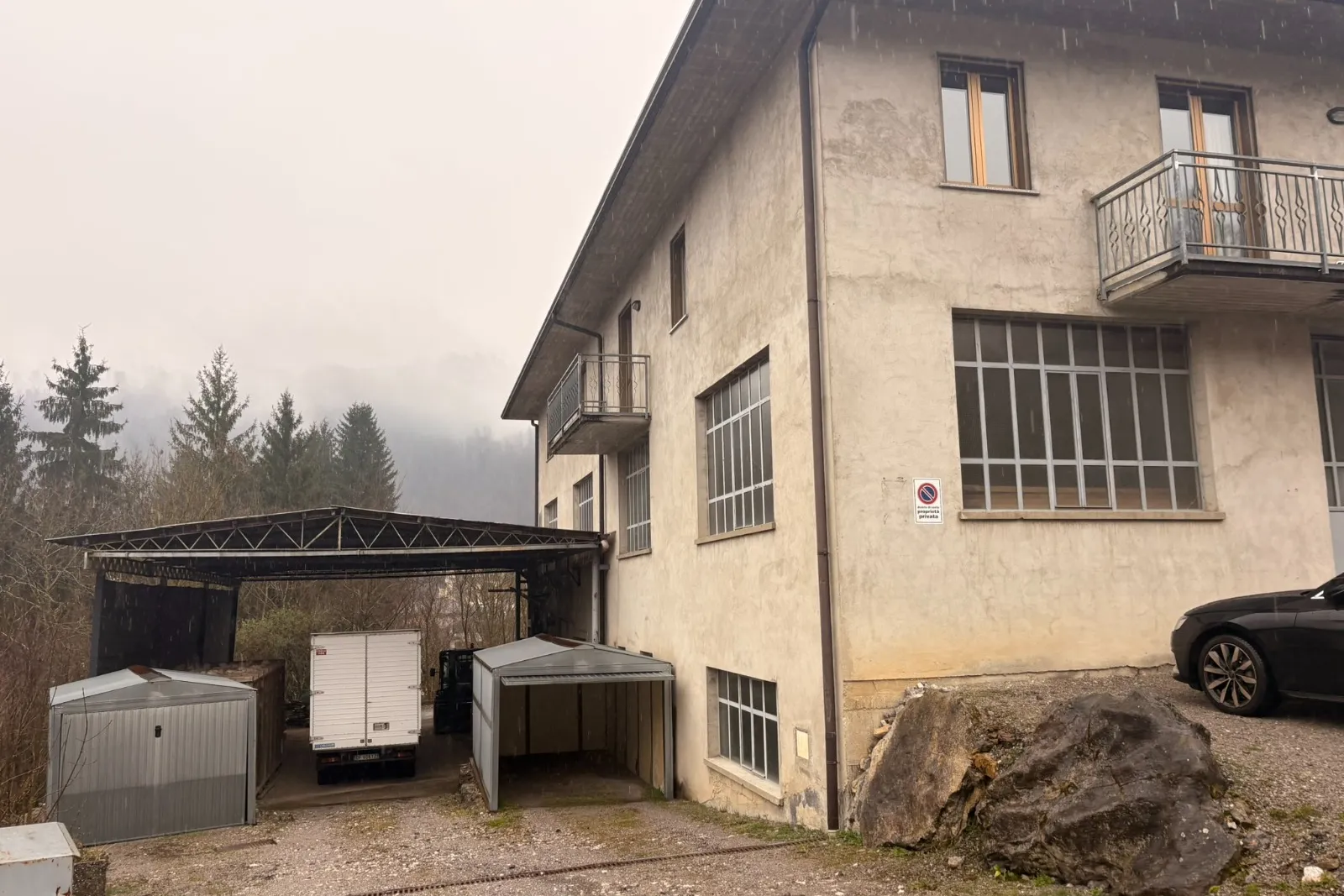 Fabbricato, parte immobile funzionale all’attività e parte residenziale