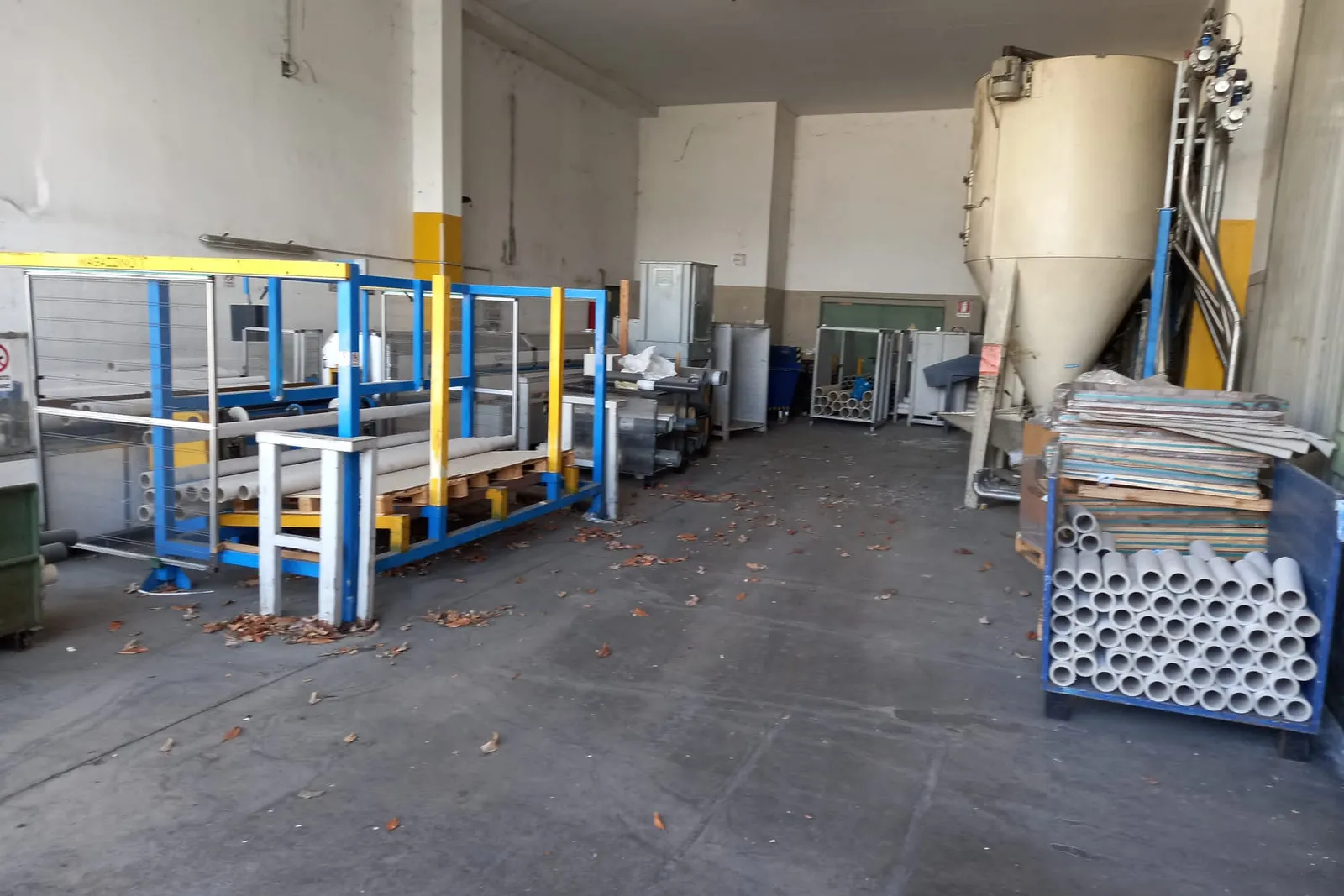 Complesso industriale e beni mobili