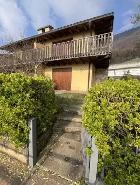 Villetta con giardino e box