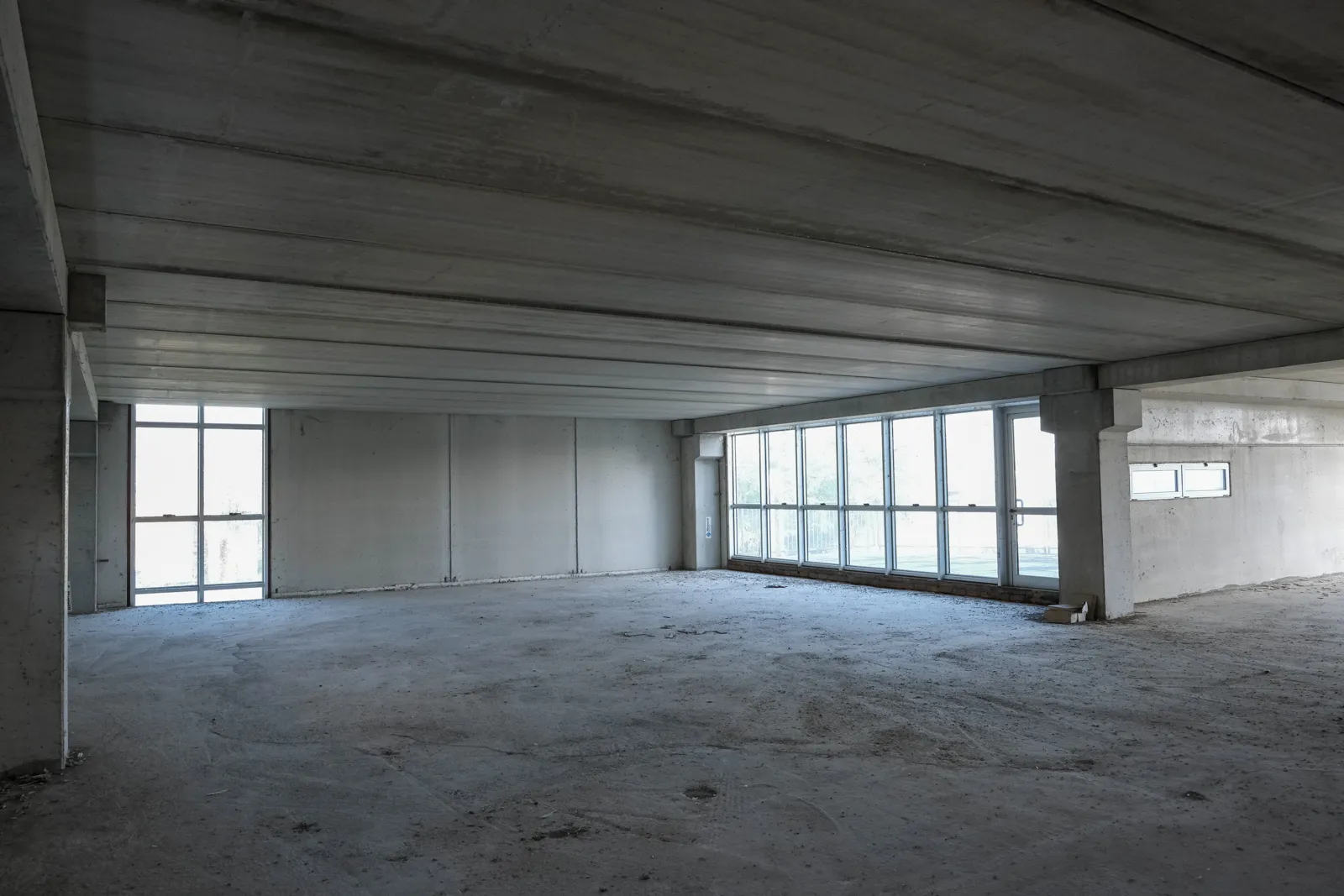 Unità immobiliare con n.4 posti auto