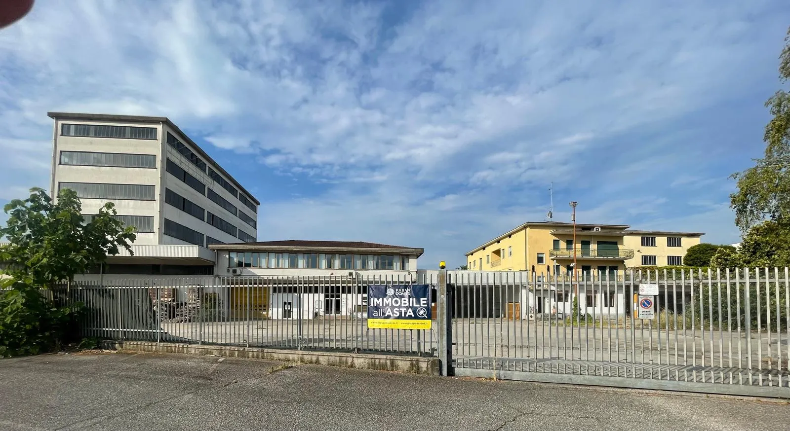 Complesso industriale e beni mobili