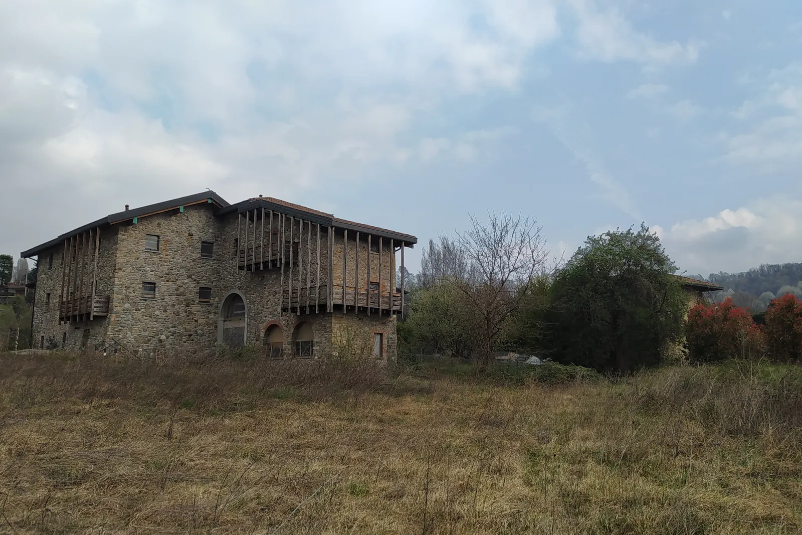 compendio immobiliare in parte residenziale e in parte ex piano di recupero del Borgo Sant’Andrea