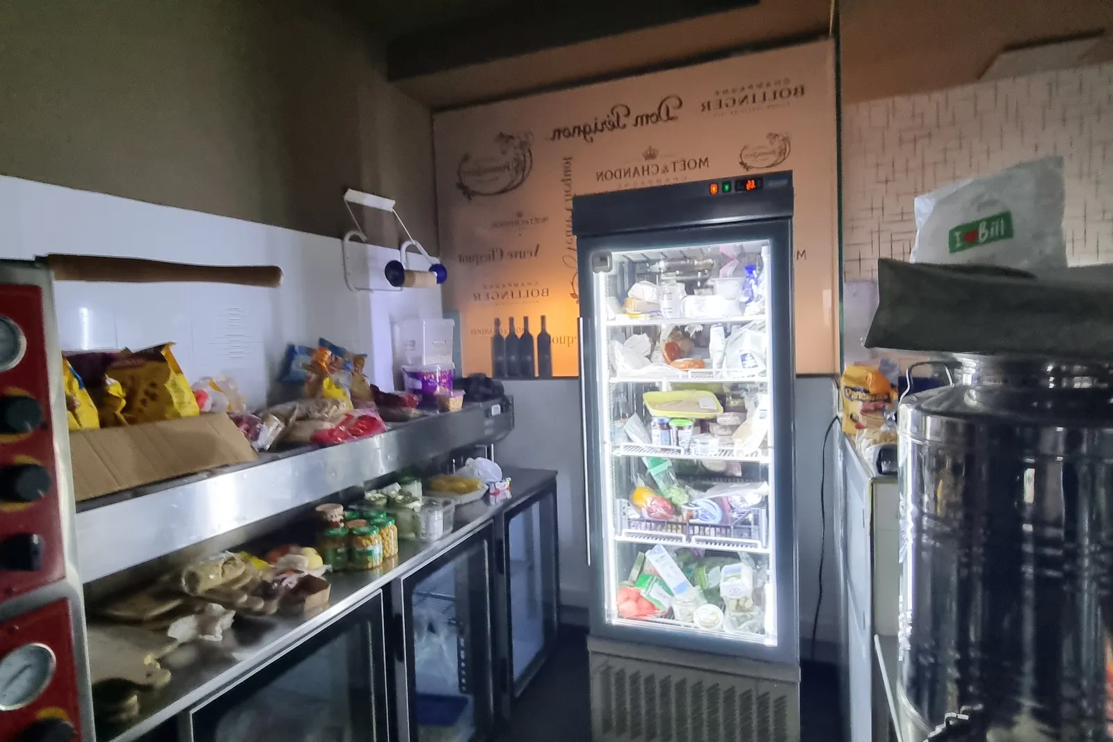 Ramo d'azienda comprendente struttura alberghiera,beni mobili,ecc.