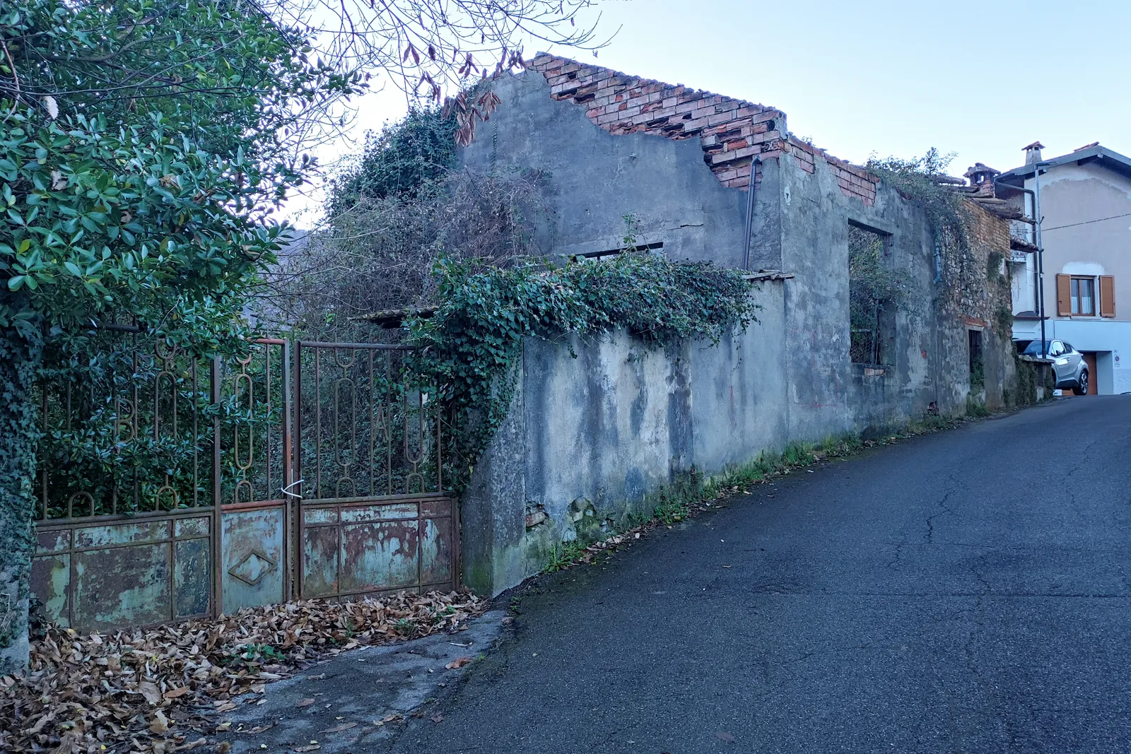 complesso residenziale da ristrutturare