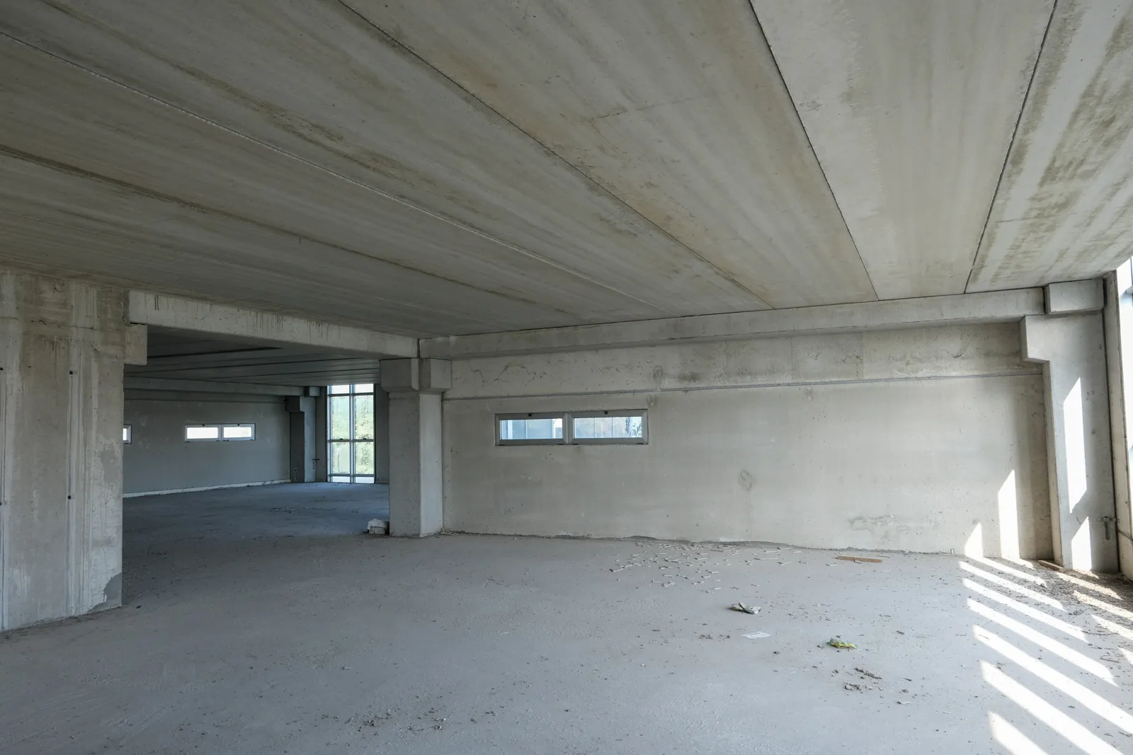 Unità immobiliare con n.4 posti auto
