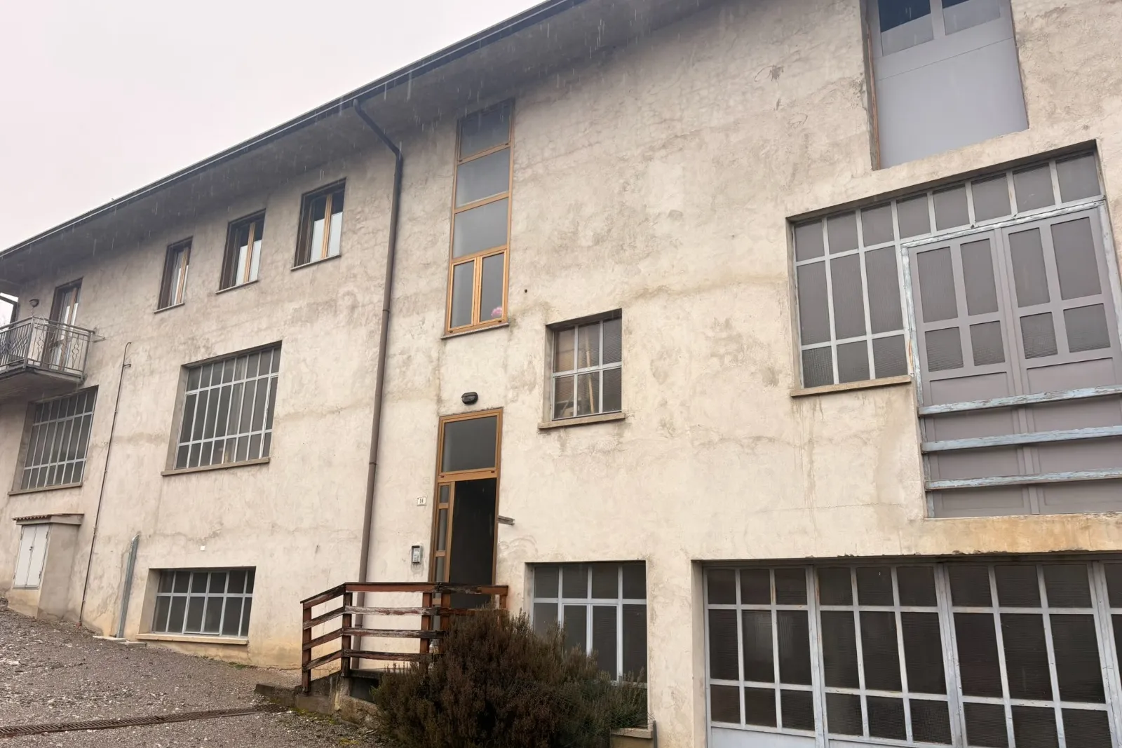 Fabbricato, parte immobile funzionale all’attività e parte residenziale