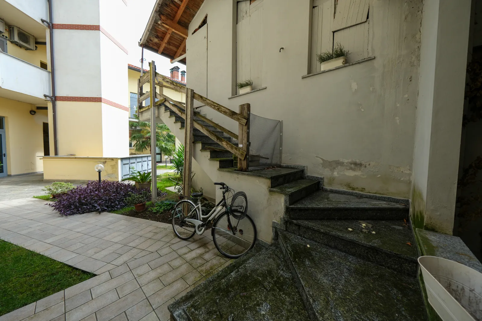 Immobile residenziale al rustico, composto da 4 alloggi