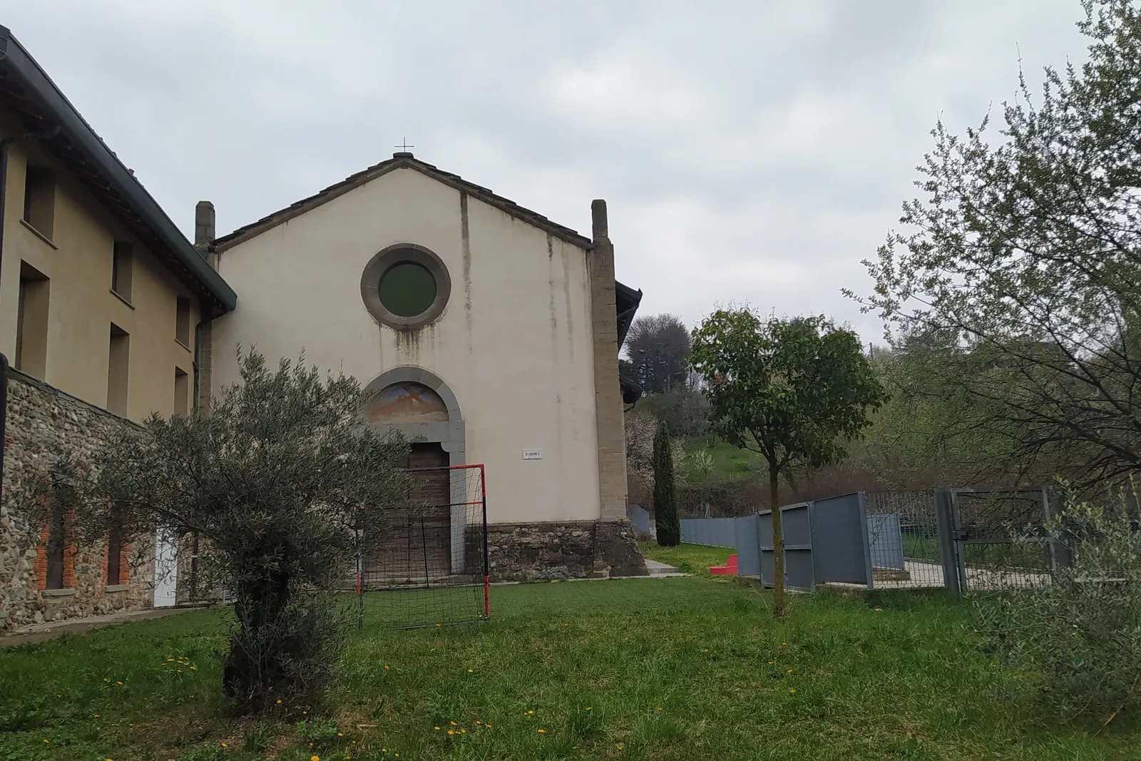 compendio immobiliare in parte residenziale e in parte ex piano di recupero del Borgo Sant’Andrea