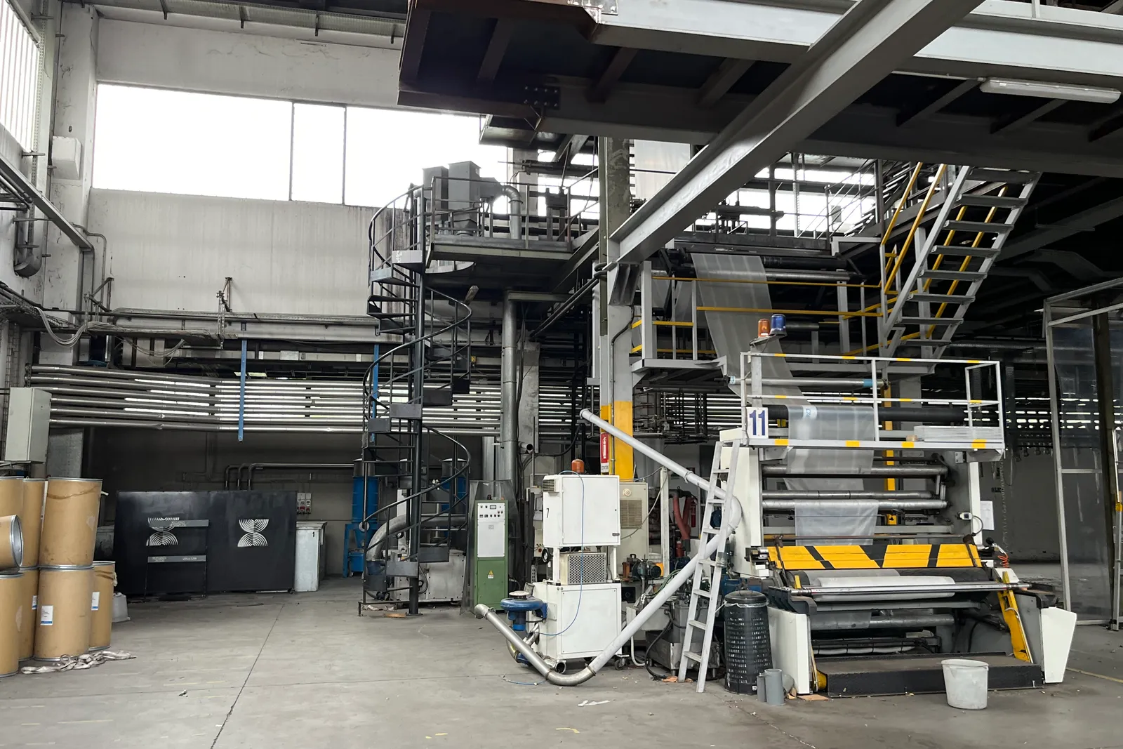 Complesso industriale e beni mobili