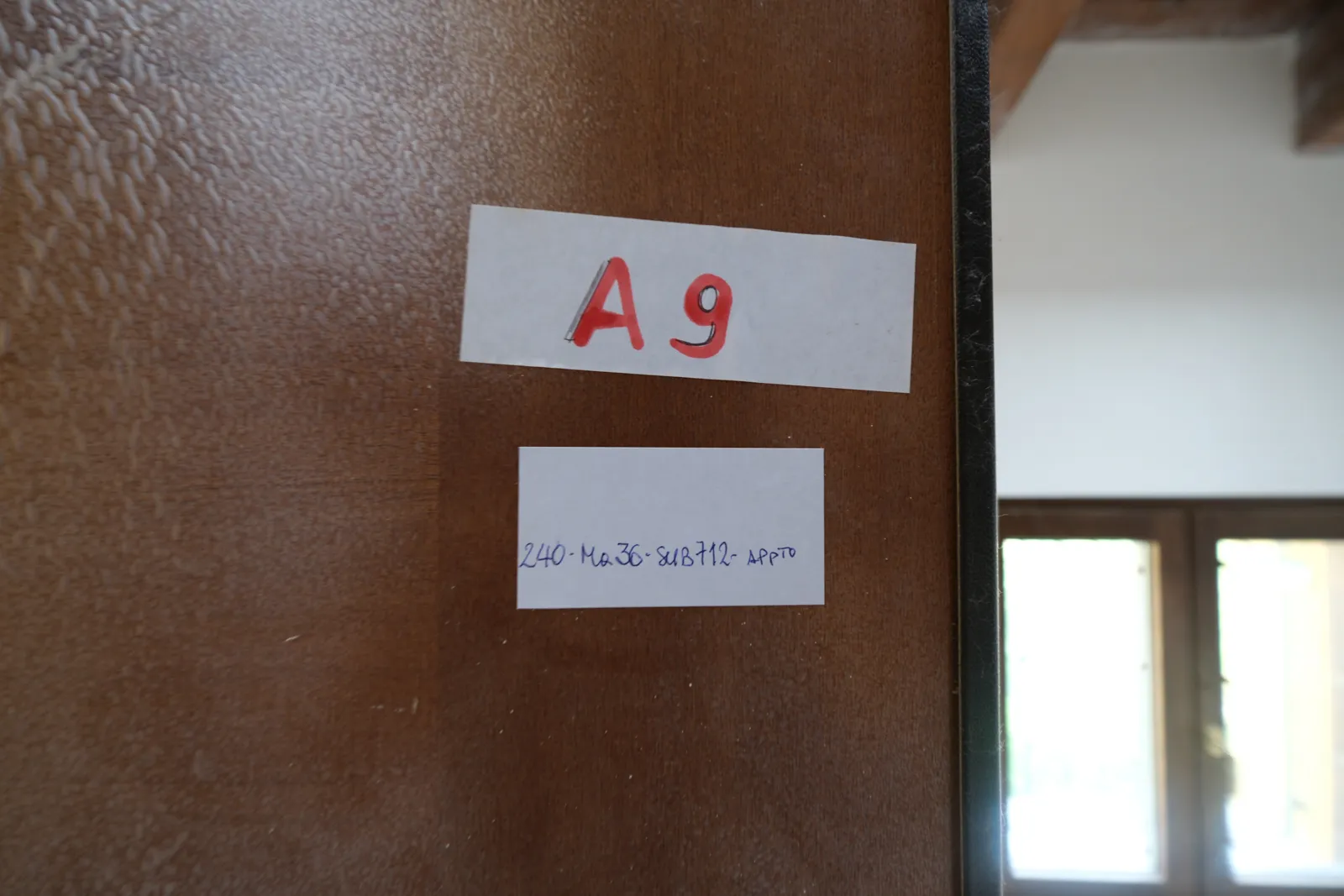 n. 1 appartamento sub 712 e n.1 box sub 69