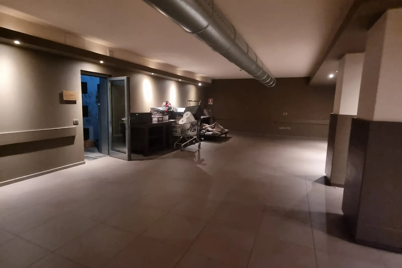 Ramo d'azienda comprendente struttura alberghiera,beni mobili,ecc.