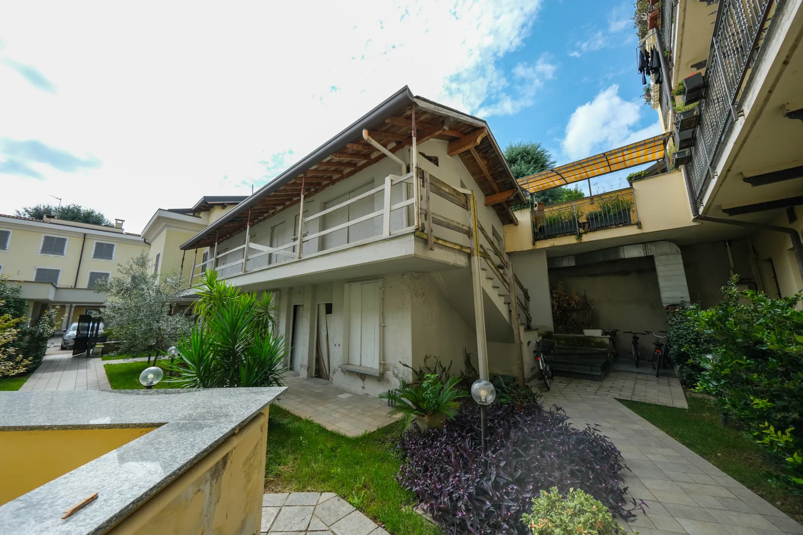 Immobile residenziale al rustico, composto da 4 alloggi
