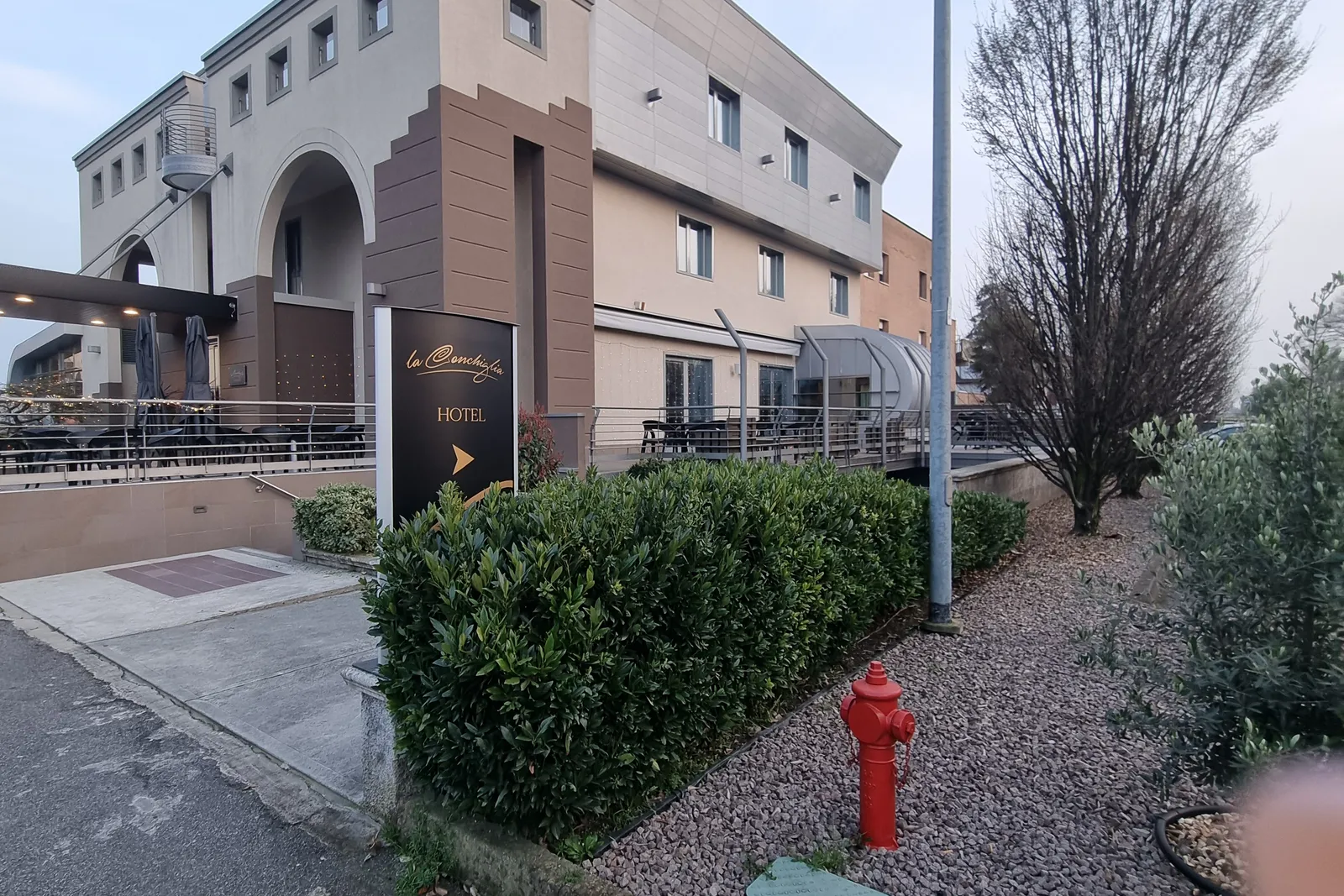 Ramo d'azienda comprendente struttura alberghiera,beni mobili,ecc.