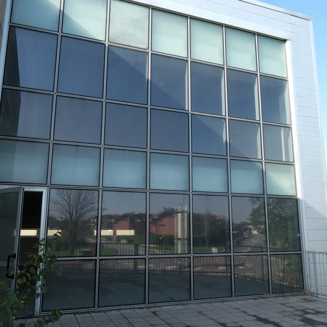 Unità immobiliare con n.4 posti auto