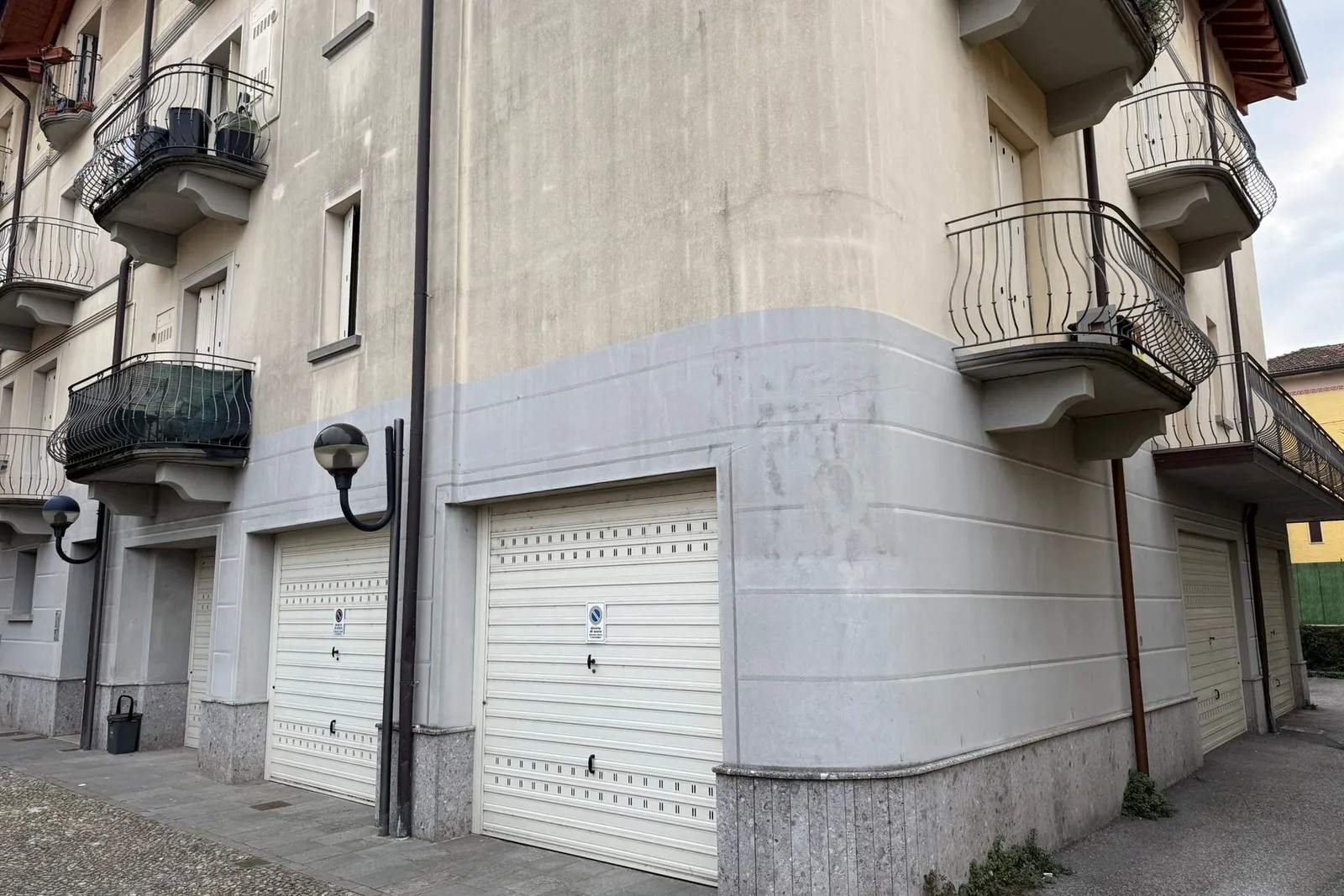 Appartamento e posto auto scoperto