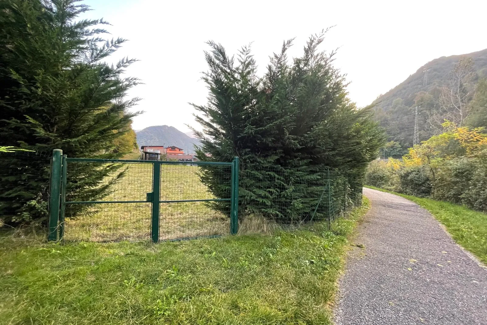 Compendio artigianale con uffici e terreno pertinenziale