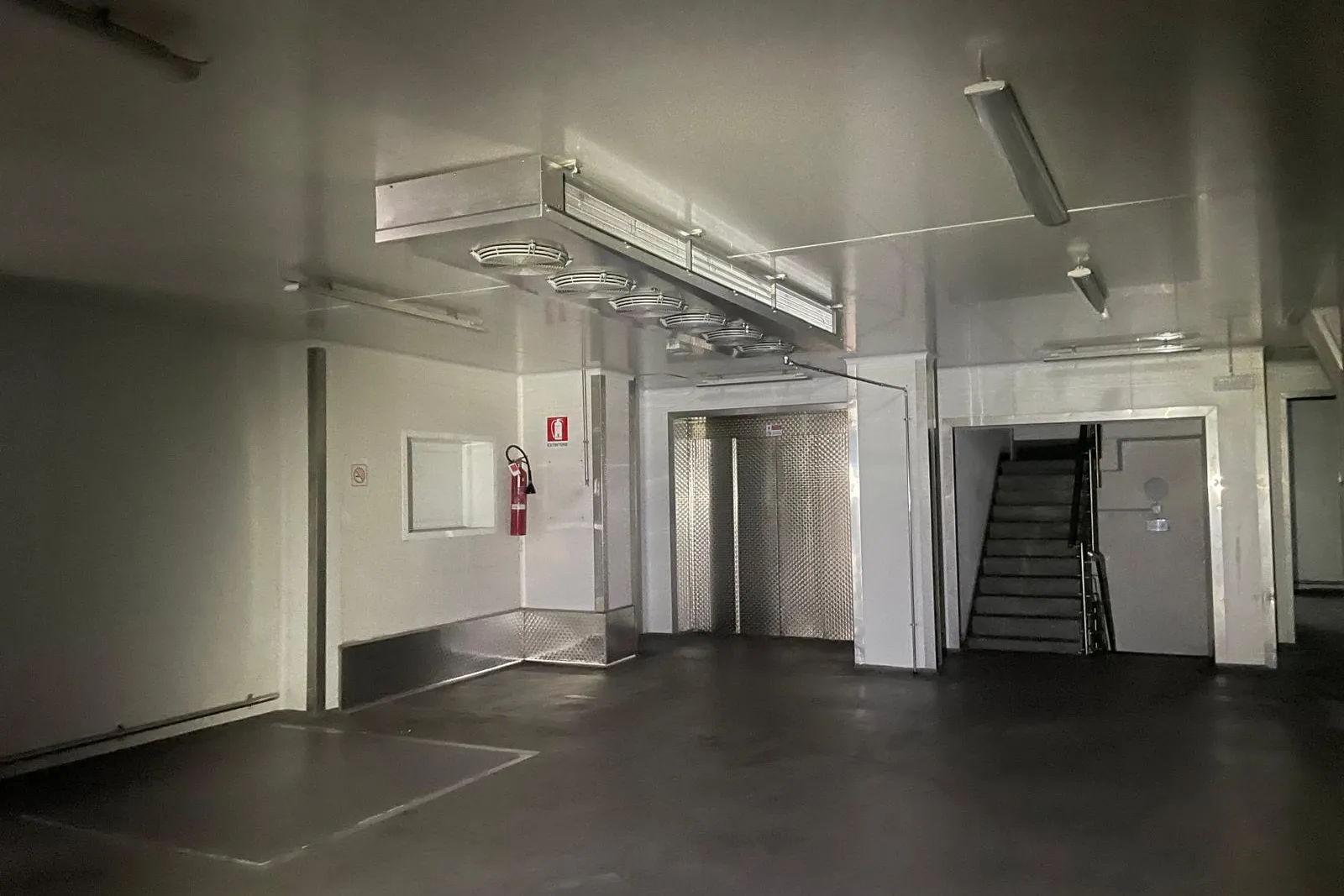 Compendio artigianale con uffici e terreno pertinenziale